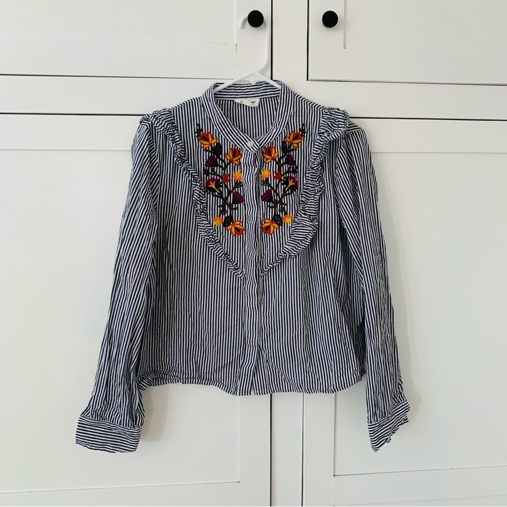 Dance & Marvel Blue Stripe Floral Embroidered Ruffle Long Sleeve Button Top L - Picture 2 of 13